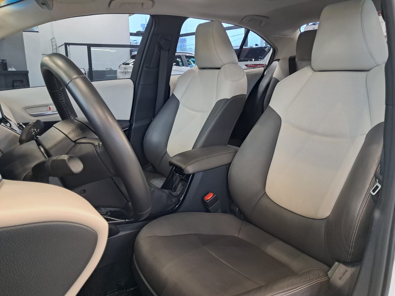 Foto Toyota Corolla Altis Hybrid 2023